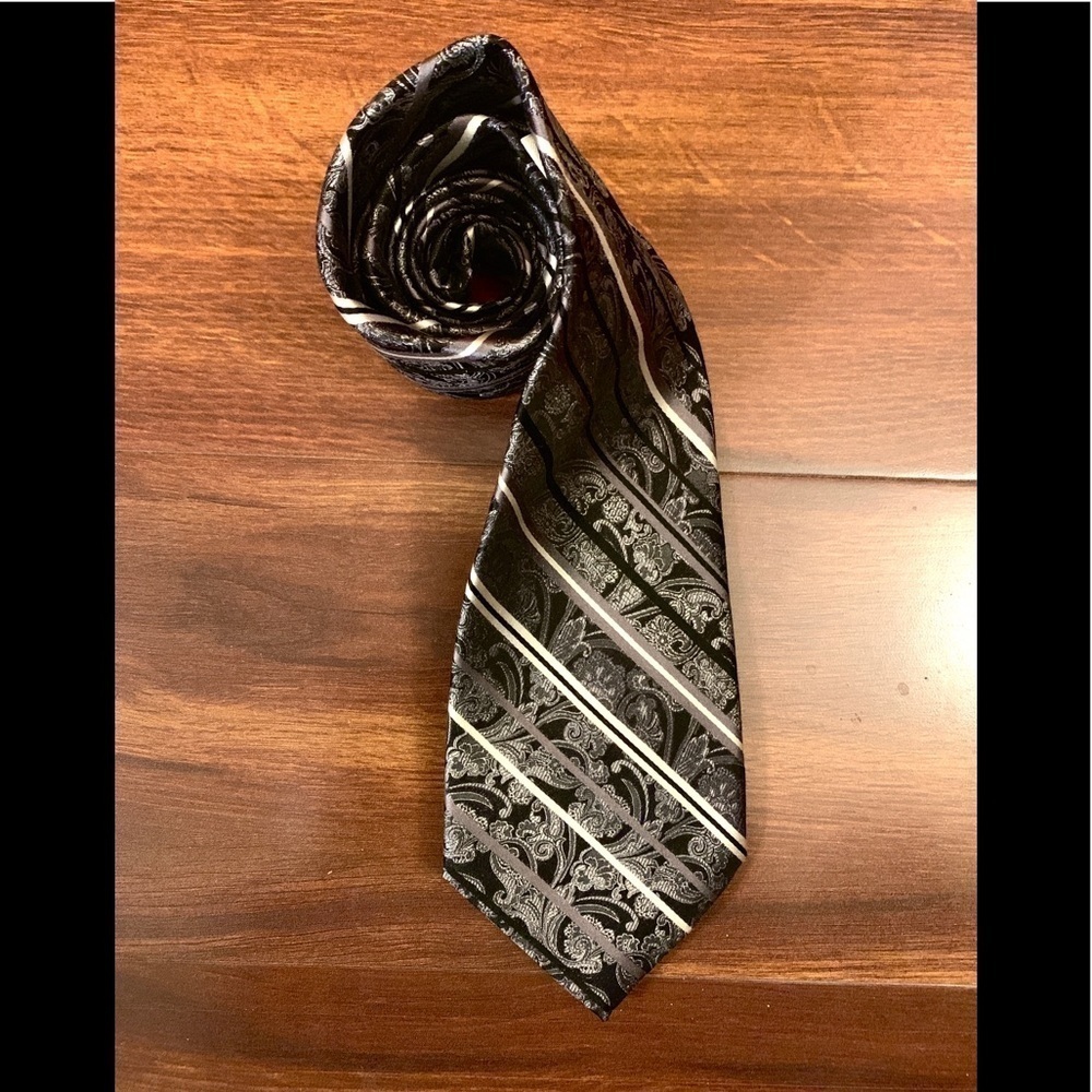 🌿SALE🌿PRONTO UOMO Black 100% Silk Diagonal Stripes Paisley Hand Made Necktie